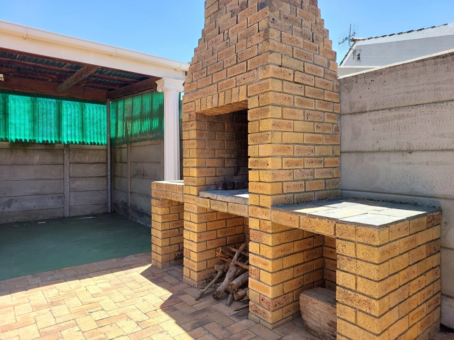 3 Bedroom Property for Sale in Northpine Western Cape